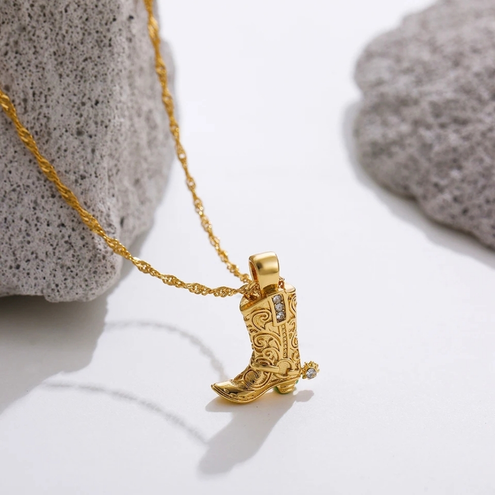 Gold or sliver boot necklace - Picture 2 of 8